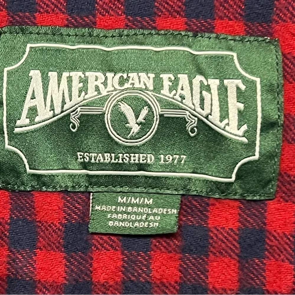 American Eagle Y2K Mens Medium Red and Blue Checkered Button Down Shirt
